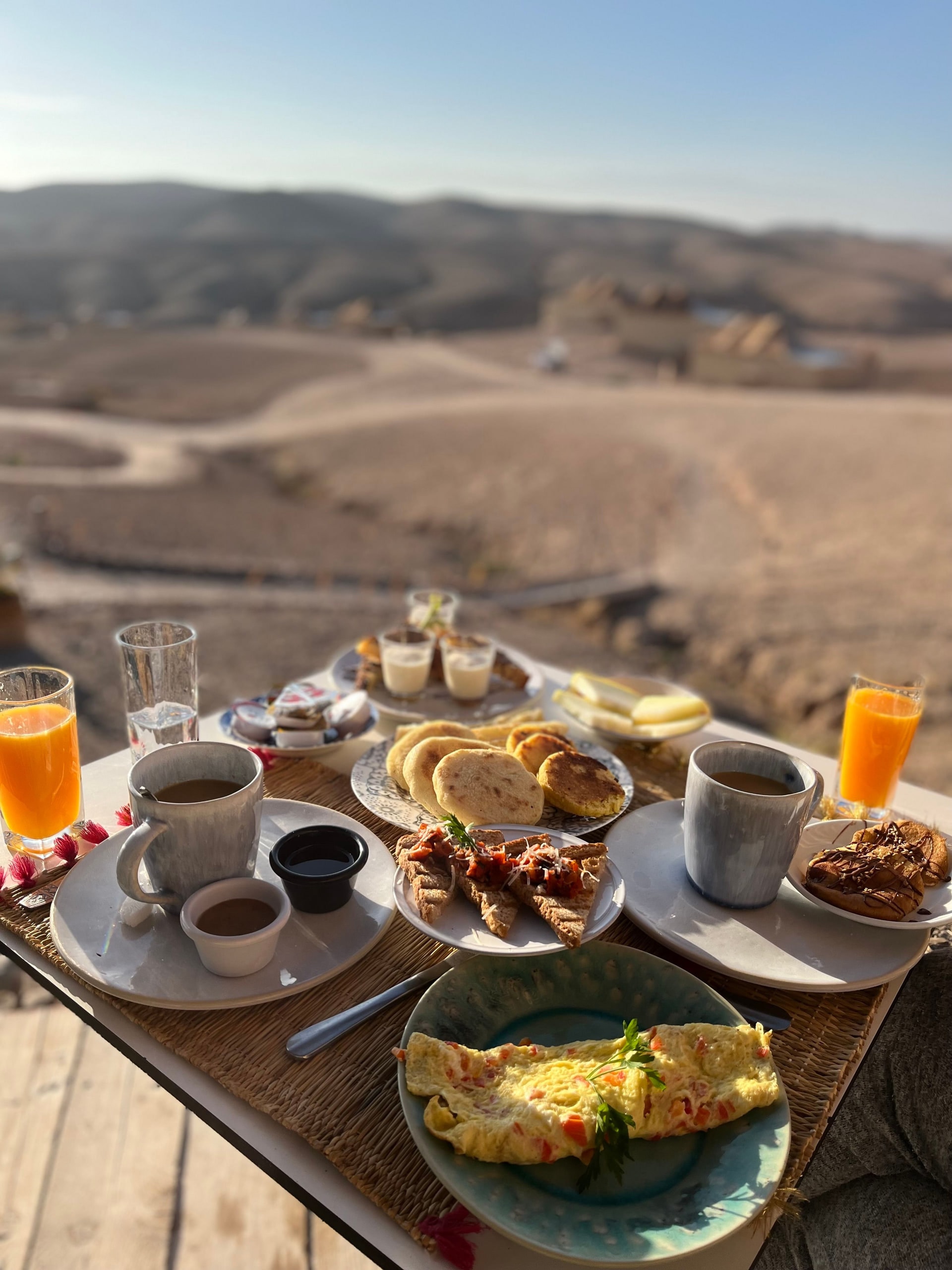 غداء في صحراء أكفاي